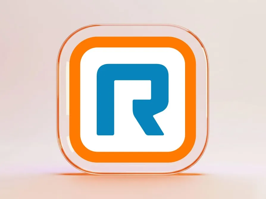 Le logo RingCentral devant un arrière-plan orange clair